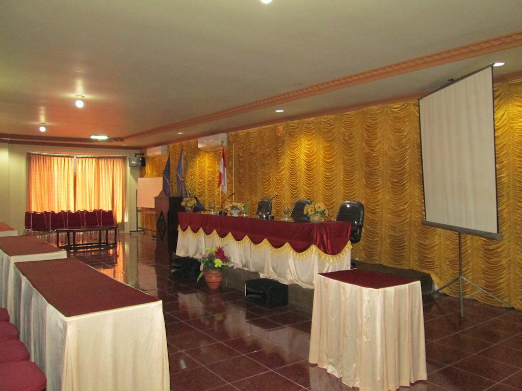 Hotel Istana Makassar Ngoại thất bức ảnh
