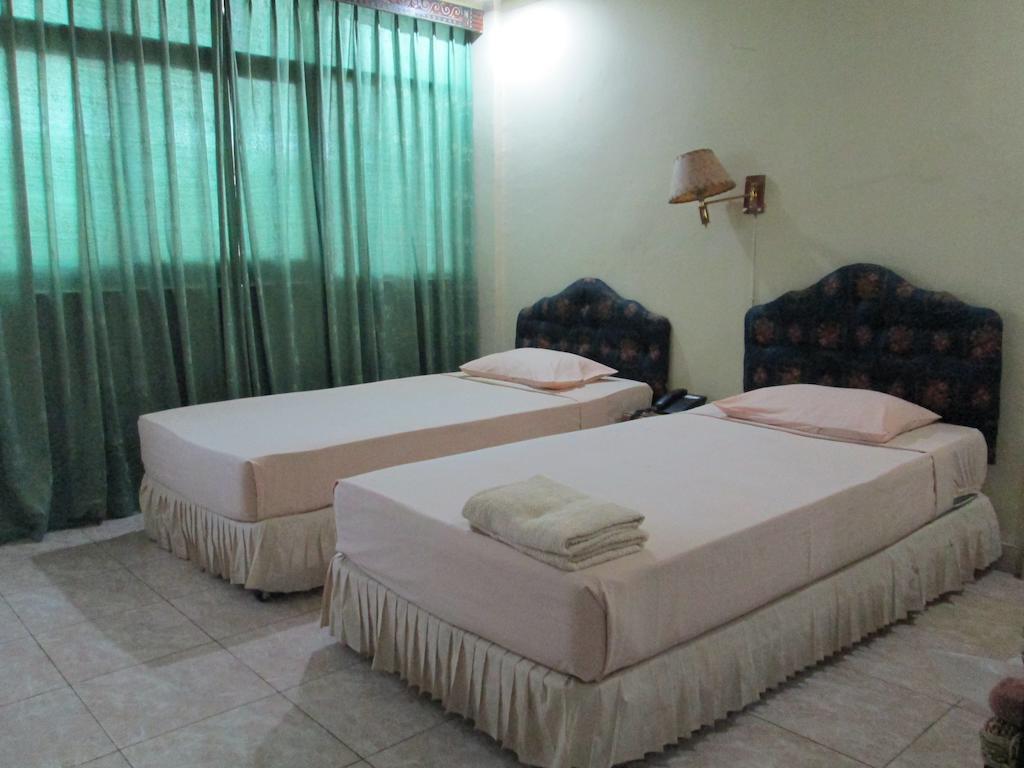 Hotel Istana Makassar Phòng bức ảnh